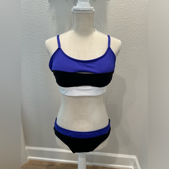 Shade & Shore Bikini - Picture 9 of 10